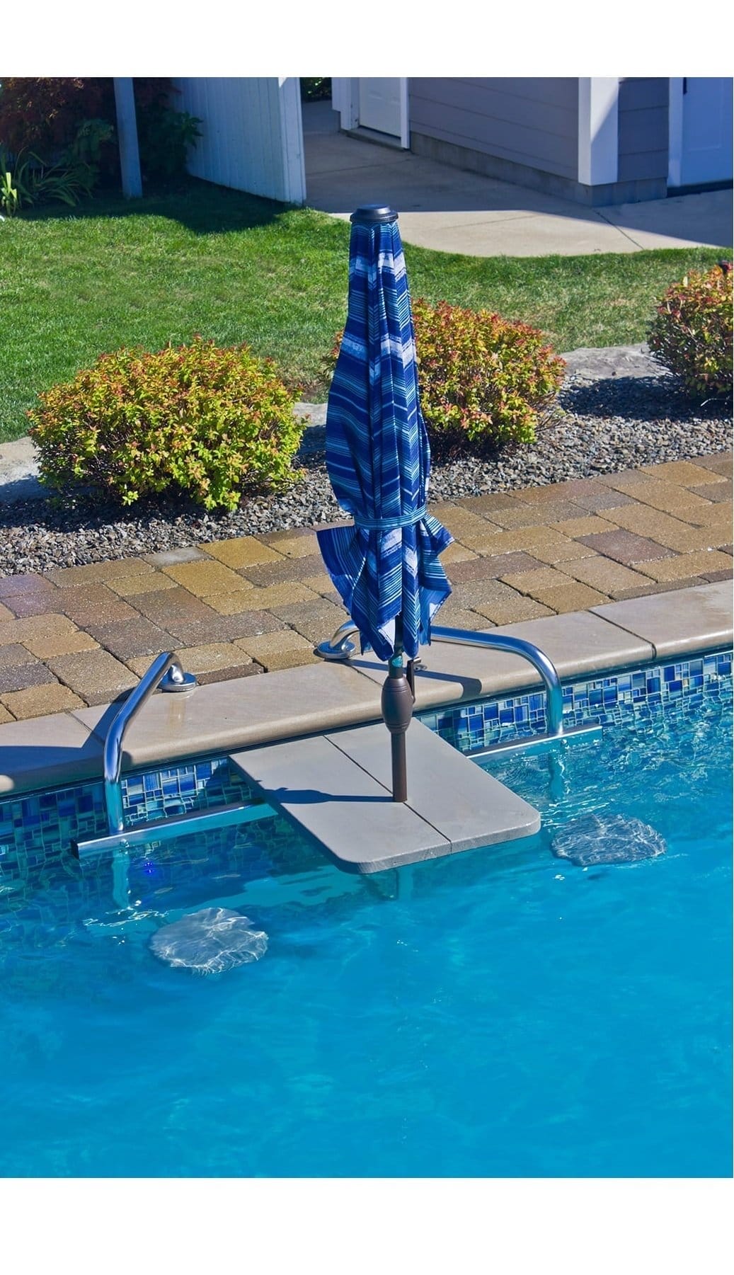 Global GPPOTE-2STHT-SV-U Granite Grey 2-Seat Bar Table, Silver Vein Frame w/ Umbrella - Image 3